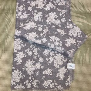 FLORAL PRINT SCARF NWOT